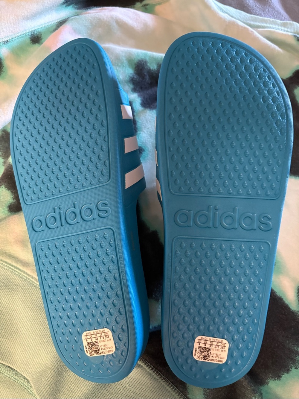 NEW- Unique Turquoise Blue
Adidas striped classic summer Slides
Slip on Sandals - Picture 2 of 7